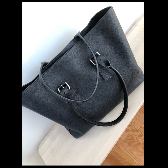 Louis Vuitton 
Voyage Tote
Black Taurillon Leather - Picture 5 of 12